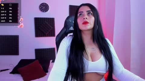 Snapshot of hannarusso chatting on 10/12/25, 12:48 Hanna online show from 10/12/25, 12:48