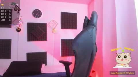 Snapshot of hannarusso chatting on 11/21/25, 09:35 Hanna online show from 11/21/25, 09:35