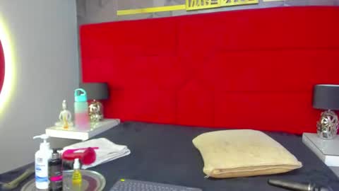 Snapshot of hanny_milf_ chatting on 02/05/25, 11:23 HANNY online show from 02/05/25, 11:23