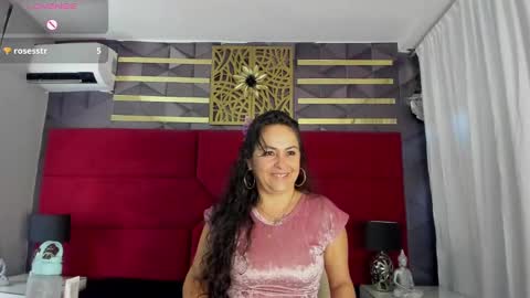 Snapshot of hanny_milf_ chatting on 02/14/25, 12:03 HANNY online show from 02/14/25, 12:03