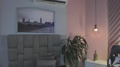 Snapshot of hanny_milf_ chatting on 09/14/25, 12:04 HANNY online show from 09/14/25, 12:04
