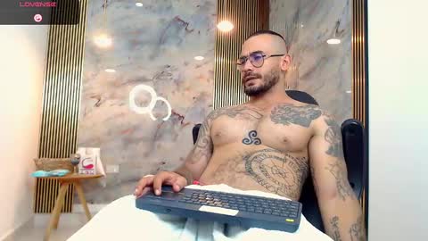 hanz_col online show from 12/23/24, 02:13