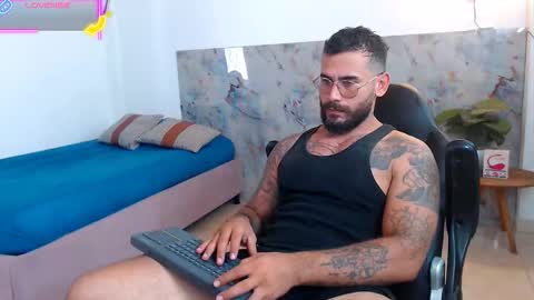 hanz_col online show from 10/23/25, 06:06