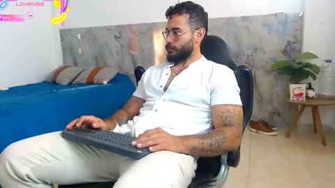 hanz_col online show from 11/06/25, 11:22