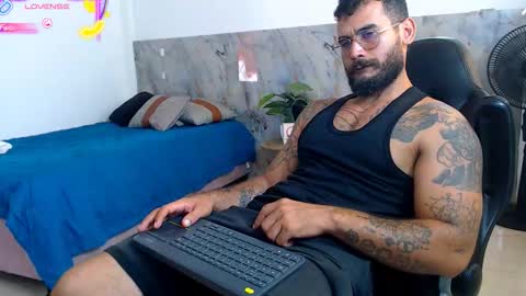 hanz_col online show from 11/10/25, 05:56