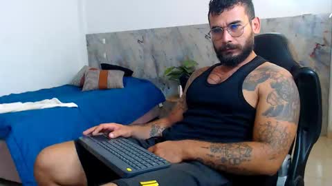 hanz_col online show from 11/11/25, 10:37