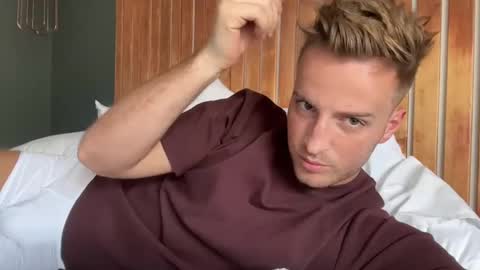 Snapshot of hanzlagerfelt chatting on 10/31/25, 09:05 hanzlagerfelt online show from 10/31/25, 09:05