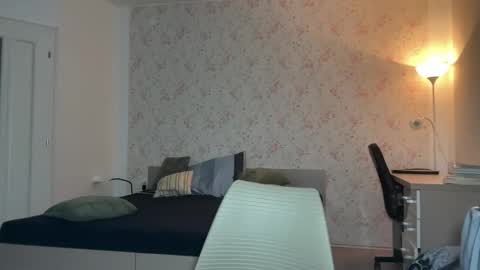 Snapshot of hanzlagerfelt chatting on 11/16/25, 05:40 hanzlagerfelt online show from 11/16/25, 05:40