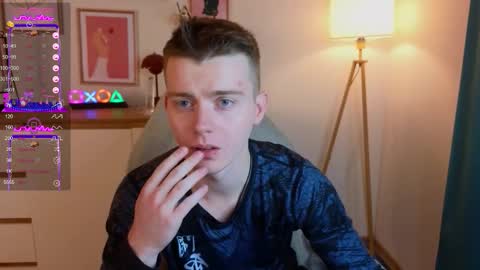 Snapshot of happy_de1mos chatting on 09/26/25, 08:02 Jack online show from 09/26/25, 08:02