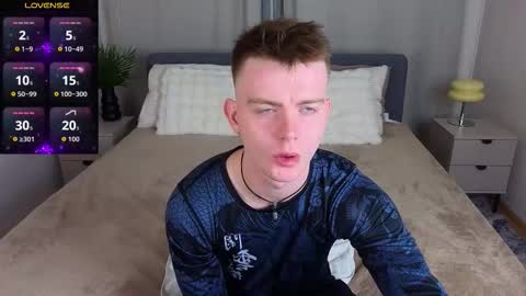 Snapshot of happy_de1mos chatting on 10/11/25, 09:35 Jack online show from 10/11/25, 09:35