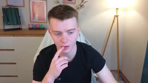 Snapshot of happy_de1mos chatting on 10/16/25, 10:00 Jack online show from 10/16/25, 10:00