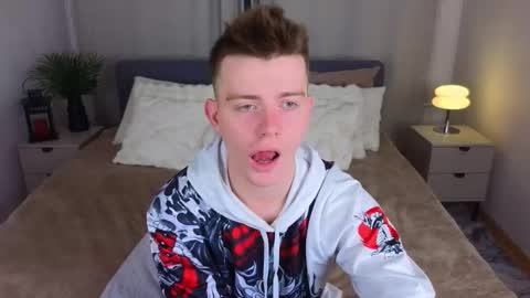 Snapshot of happy_de1mos chatting on 10/18/25, 10:21 Jack online show from 10/18/25, 10:21