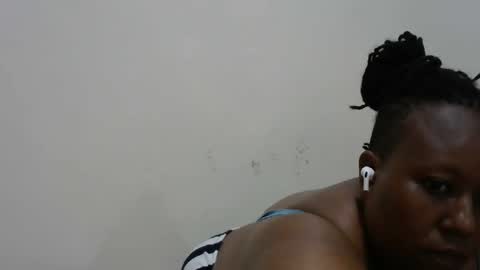 Snapshot of happy_slut254 chatting on 10/08/25, 03:42 happy_slut254 online show from 10/08/25, 03:42