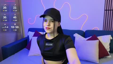 Snapshot of harleen_moore chatting on 02/14/25, 01:29 Harleen online show from 02/14/25, 01:29