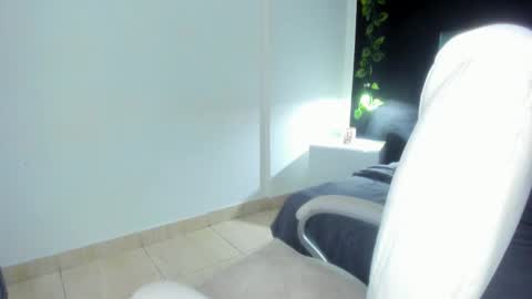 Snapshot of harleyqueen_robbie chatting on 02/22/25, 11:13 harleyqueen_robbie online show from 02/22/25, 11:13