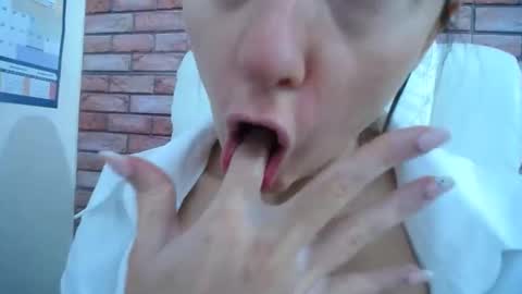 Snapshot of harleyrebz chatting on 11/05/25, 08:36 harleyrebz online show from 11/05/25, 08:36