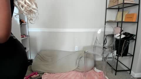 Snapshot of harmonie_marquise chatting on 09/29/25, 01:05 Harmonie Marquise online show from 09/29/25, 01:05