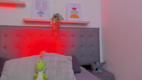 Snapshot of harper_brown1 chatting on 10/22/25, 04:24 Harper online show from 10/22/25, 04:24