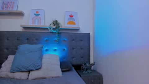 Snapshot of harper_brown1 chatting on 10/23/25, 05:29 Harper online show from 10/23/25, 05:29