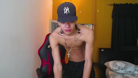 Snapshot of harry_jhonsonn chatting on 02/27/25, 04:52 Harry online show from 02/27/25, 04:52