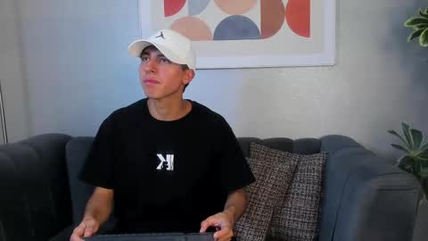 Snapshot of harry_klein chatting on 09/26/25, 01:26 H K online show from 09/26/25, 01:26