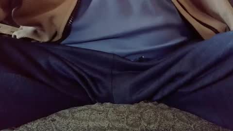 Snapshot of hartl1112 chatting on 10/05/25, 05:39 hartl1112 online show from 10/05/25, 05:39