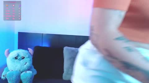 Snapshot of haru_420 chatting on 09/24/25, 10:29 Sofia  Damin online show from 09/24/25, 10:29