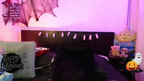 Snapshot of haru_420 chatting on 10/24/25, 10:33 Sofia  Damin online show from 10/24/25, 10:33