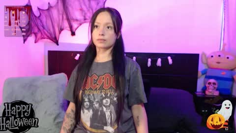 Snapshot of haru_420 chatting on 10/26/25, 12:44 Sofia  Damin online show from 10/26/25, 12:44