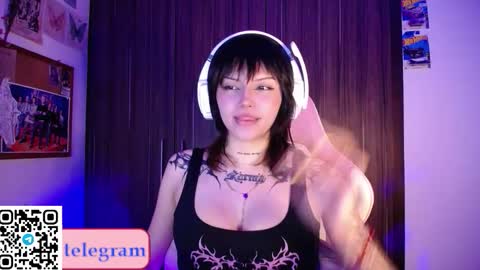 Snapshot of harumi09 chatting on 11/15/25, 01:25 harukitty online show from 11/15/25, 01:25