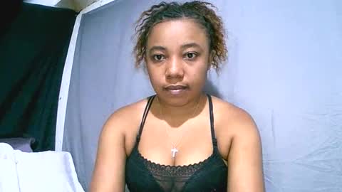 hasimina09 online show from 10/31/25, 09:32