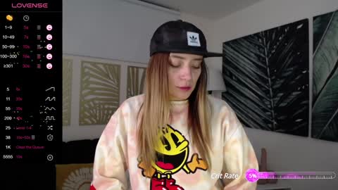Snapshot of hat_girl chatting on 12/06/24, 04:47 Nicole online show from 12/06/24, 04:47