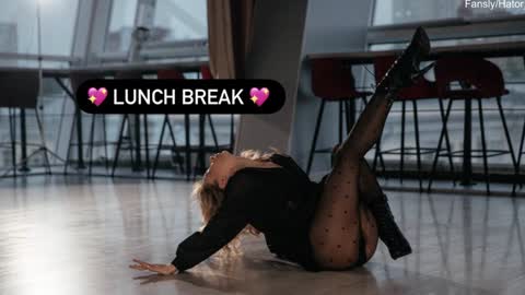 Anna online show from 12/12/24, 03:16