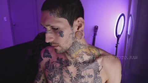 More content   2   online show from 10/05/25, 03:05