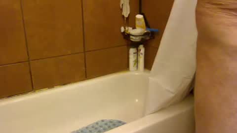 Snapshot of hawaii_guy29 chatting on 12/14/24, 06:20 hawaii_guy29 online show from 12/14/24, 06:20