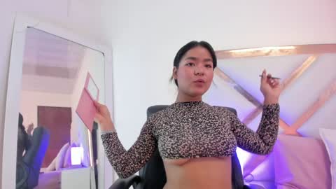 Snapshot of hayamikioto chatting on 01/20/25, 12:18 Hayami online show from 01/20/25, 12:18