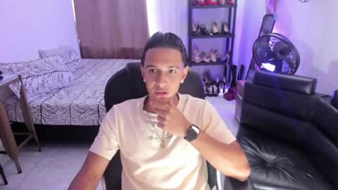 Snapshot of haydenn_boy chatting on 11/08/25, 08:51 Hayen Boy online show from 11/08/25, 08:51