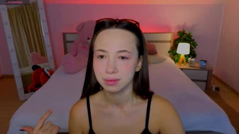 Snapshot of haylefirehot chatting on 11/03/25, 01:51 Hayle online show from 11/03/25, 01:51