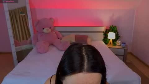 Snapshot of haylefirehot chatting on 11/17/25, 01:22 Hayle online show from 11/17/25, 01:22