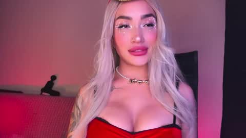 Marie online show from 11/11/25, 04:23