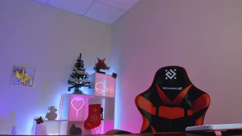 Hazel online show from 12/25/24, 07:24