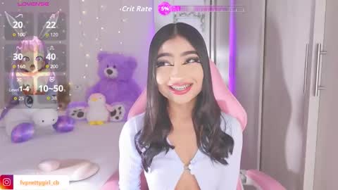 Snapshot of hazelbabee_ chatting on 09/21/25, 07:32 Lynn online show from 09/21/25, 07:32