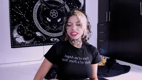 Hazell Witch online show from 03/05/25, 01:28