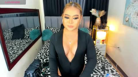 HAZEL MADONNA online show from 11/21/25, 03:54