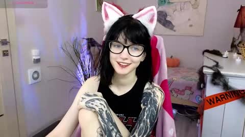 Snapshot of hazeltompson chatting on 11/02/25, 08:00 hazeltompson online show from 11/02/25, 08:00