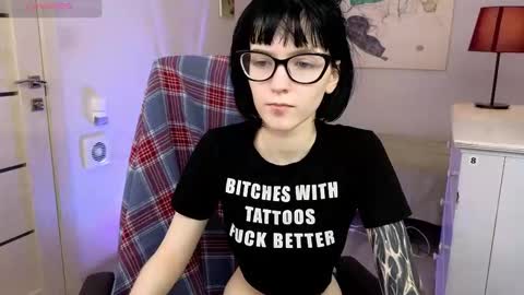 Snapshot of hazeltompson chatting on 11/14/25, 08:40 hazeltompson online show from 11/14/25, 08:40