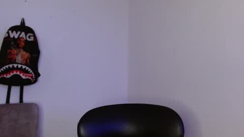 hazlan_420 online show from 11/10/25, 05:01