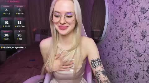 Snapshot of healing__girl chatting on 12/18/24, 08:53 Valeria online show from 12/18/24, 08:53