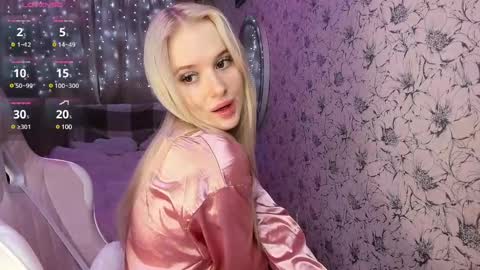 Snapshot of healing__girl chatting on 12/23/24, 06:33 Valeria online show from 12/23/24, 06:33