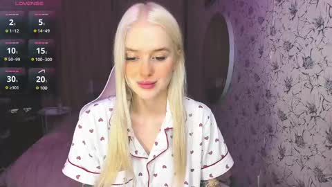 Snapshot of healing__girl chatting on 01/08/25, 10:37 Valeria online show from 01/08/25, 10:37